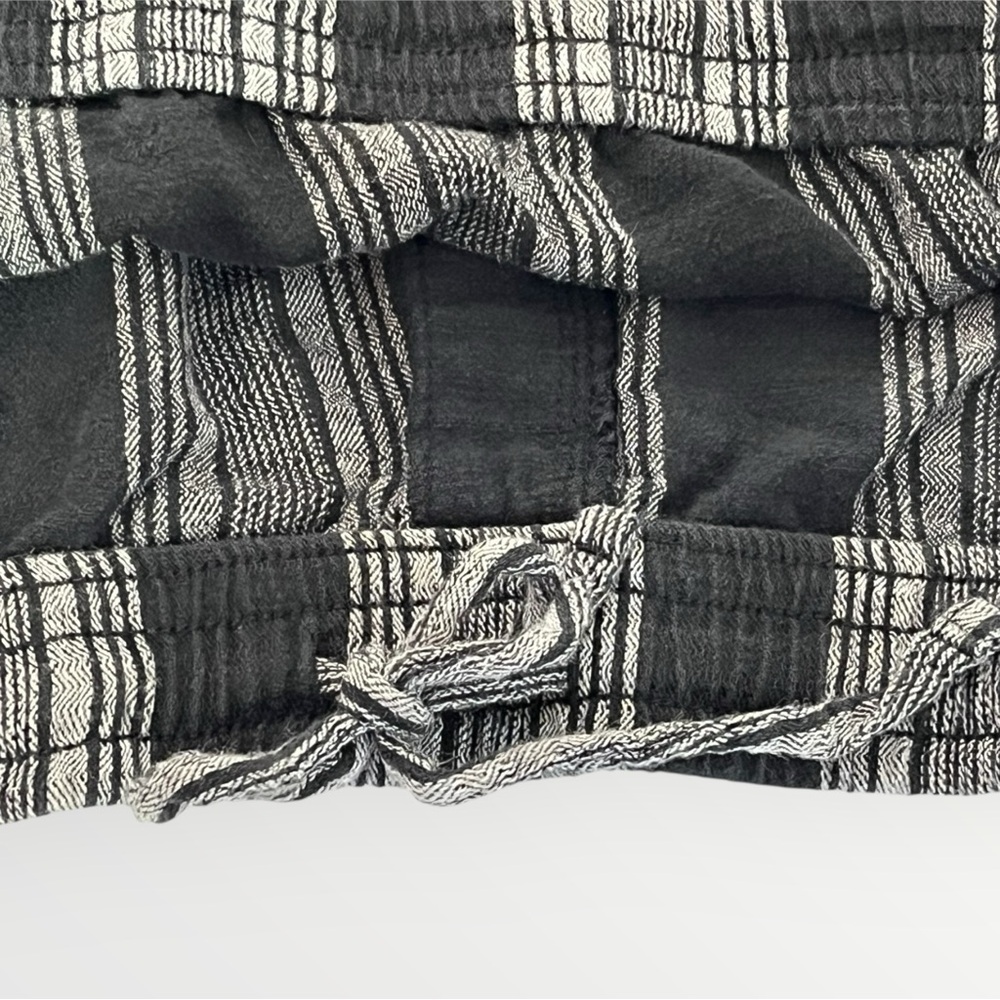 Old Navy Black Gray Striped High-Rise Womens Plus XXL Linen Blend Shorts - Picture 3 of 5